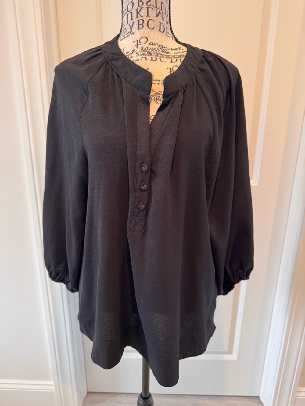 Umgee Long Sleeve Top – Black – Size Medium – Excellent Condition